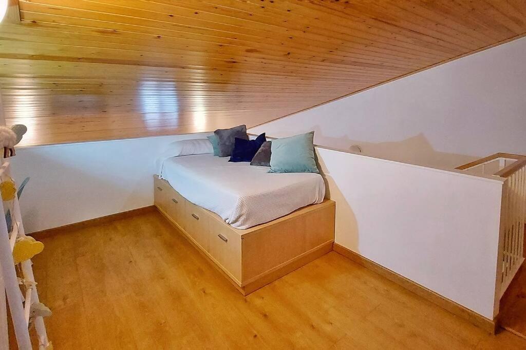 Appartamento Precioso Apartamento Duplex En El Centro De Olot Esterno foto